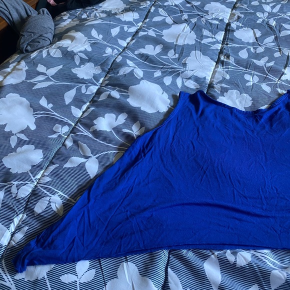 Hanging Blouse - Picture 6 of 8